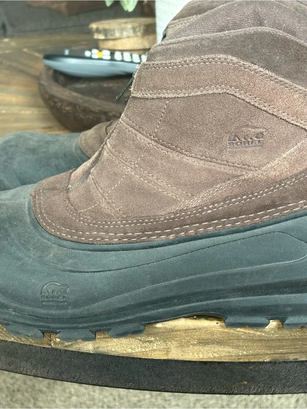 Sorel Men's Brown and Black Waterproof Snow Boots. Size 10